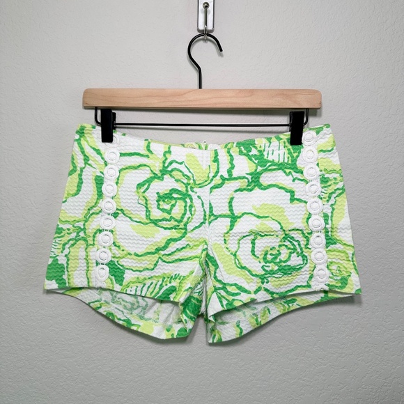 Lilly Pulitzer Pants - Lilly Pulitzer Liza Shorts Heartbreaker Green Floral 2 Excellent
